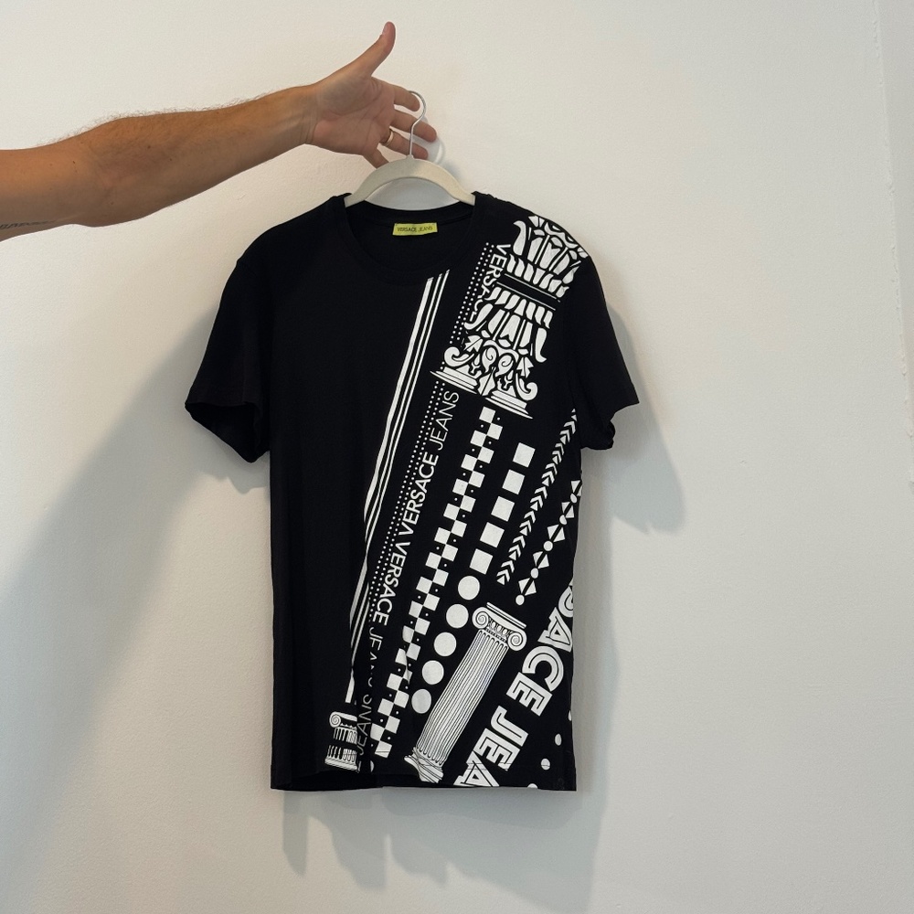 Men’s Versace shirt